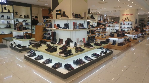 쇼핑몰 신발 매장